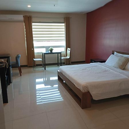Ybc Grand Hotel Olongapo Extérieur photo