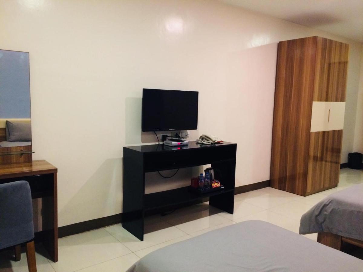 Ybc Grand Hotel Olongapo Extérieur photo