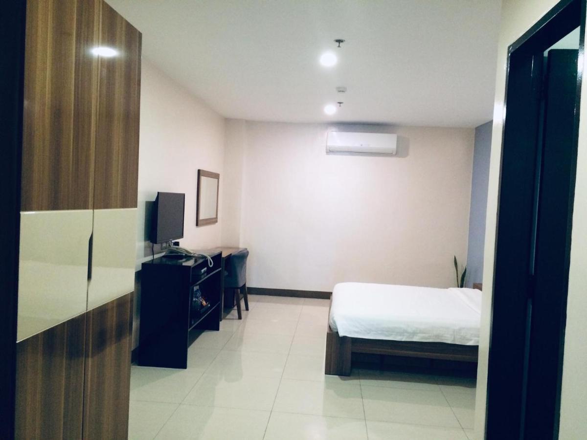 Ybc Grand Hotel Olongapo Extérieur photo