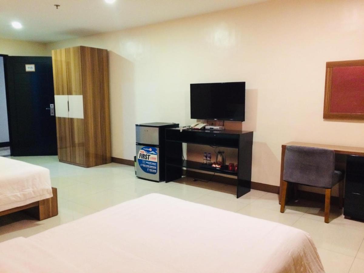 Ybc Grand Hotel Olongapo Extérieur photo