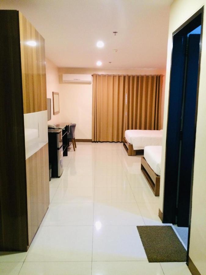 Ybc Grand Hotel Olongapo Extérieur photo